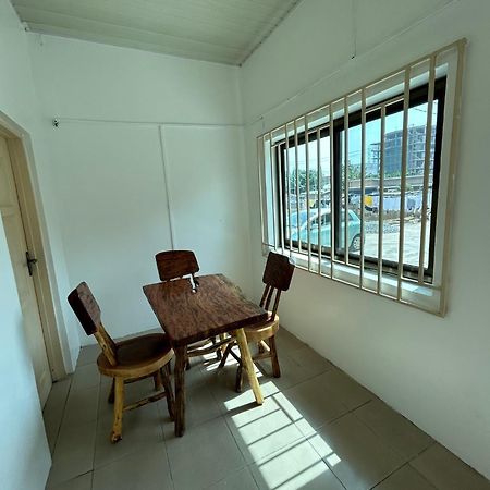 Big & Confortable House In Oxford Street Barnor Apartment Accra Exterior foto