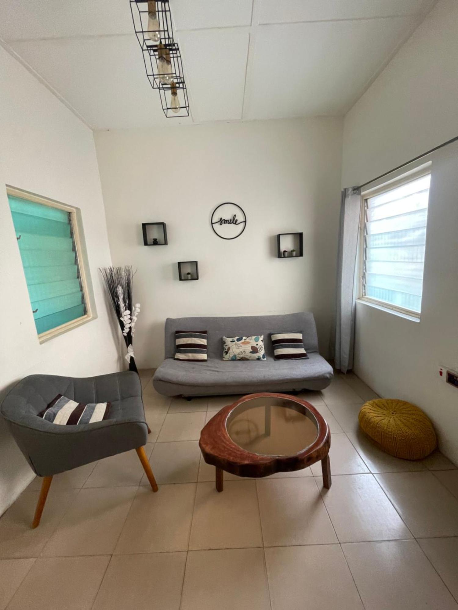 Big & Confortable House In Oxford Street Barnor Apartment Accra Exterior foto