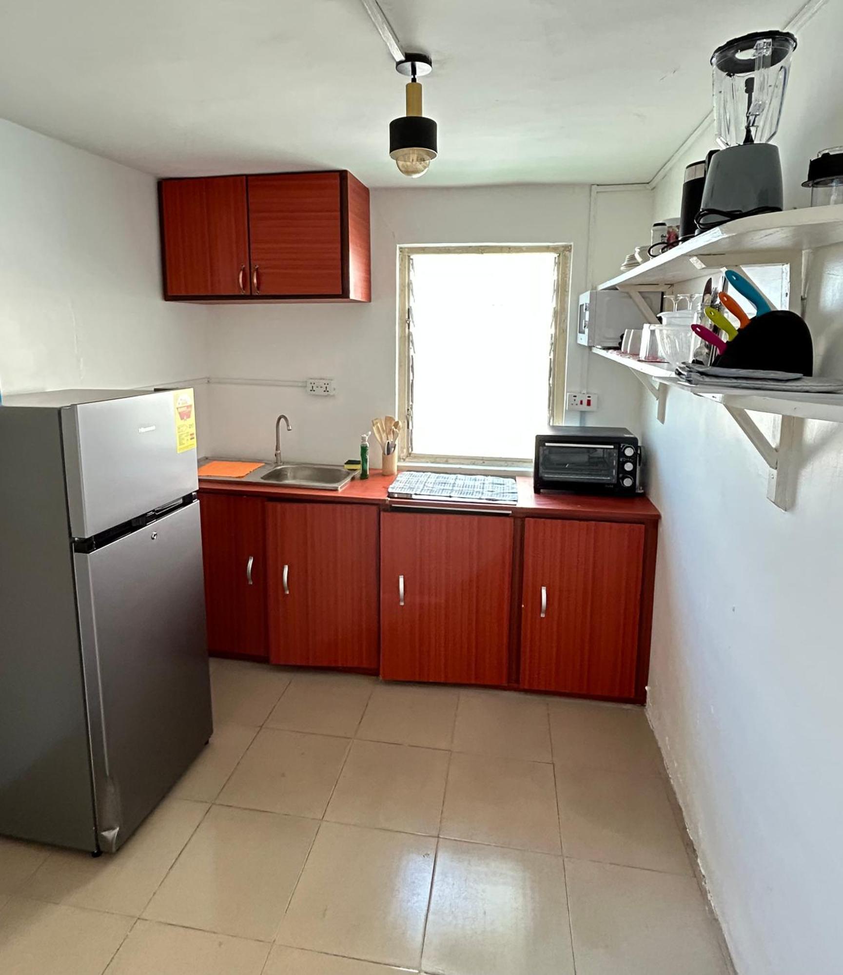 Big & Confortable House In Oxford Street Barnor Apartment Accra Exterior foto